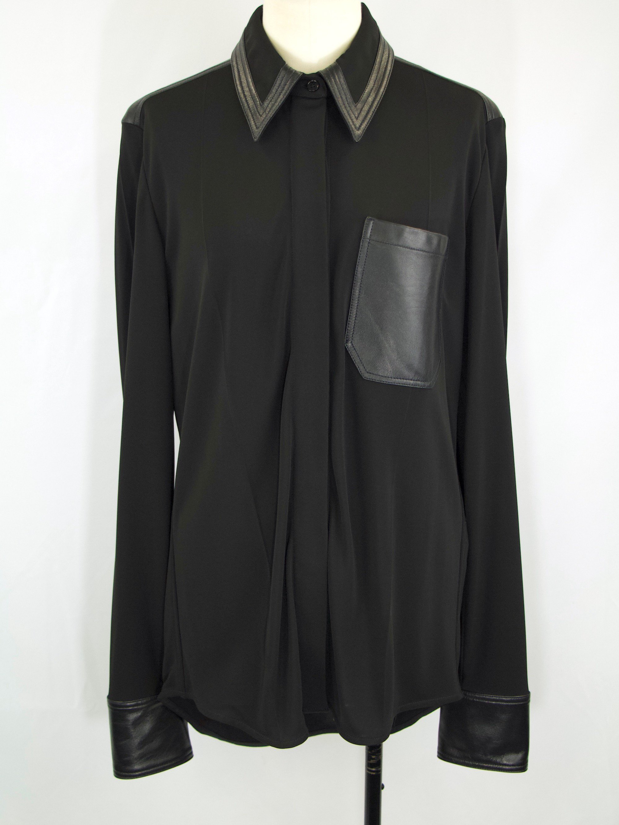 <img class='new_mark_img1' src='https://img.shop-pro.jp/img/new/icons22.gif' style='border:none;display:inline;margin:0px;padding:0px;width:auto;' />【30%OFF】 VICTORIA BECKHAM Leather blouse
