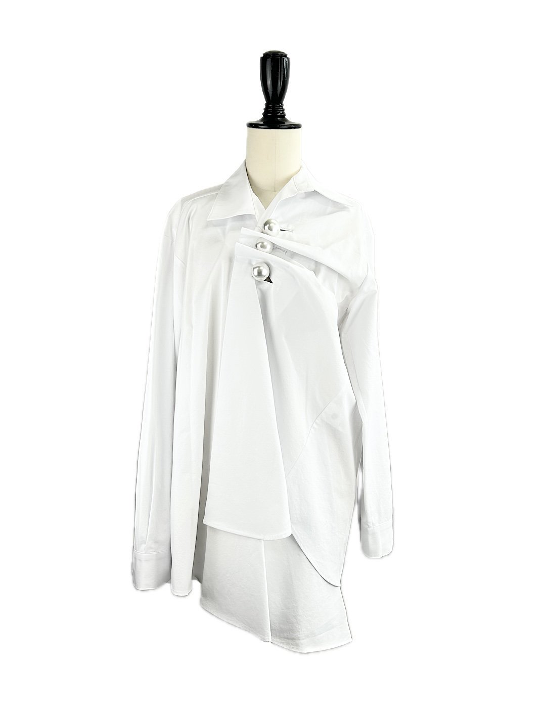 <img class='new_mark_img1' src='https://img.shop-pro.jp/img/new/icons6.gif' style='border:none;display:inline;margin:0px;padding:0px;width:auto;' />KIMHEKIM / PEARL BUTTONS DRAPED SHIRT