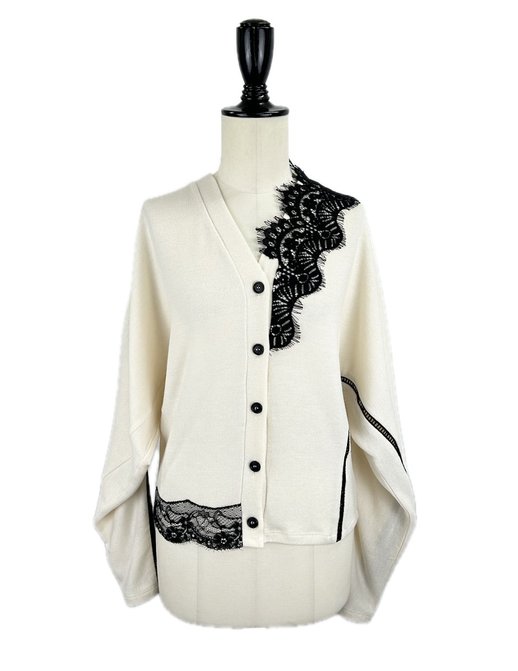 <img class='new_mark_img1' src='https://img.shop-pro.jp/img/new/icons47.gif' style='border:none;display:inline;margin:0px;padding:0px;width:auto;' />MEIMEIJ / BI-COLOR LACE CARDIGAN