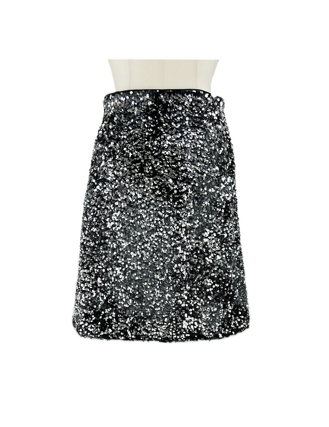 <img class='new_mark_img1' src='https://img.shop-pro.jp/img/new/icons47.gif' style='border:none;display:inline;margin:0px;padding:0px;width:auto;' />MAXMARA WEEKEND / SEQUINS SKIRT