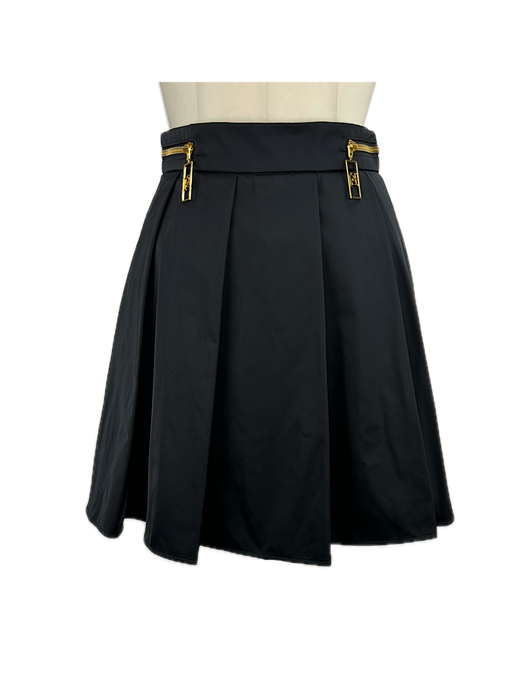 <img class='new_mark_img1' src='https://img.shop-pro.jp/img/new/icons6.gif' style='border:none;display:inline;margin:0px;padding:0px;width:auto;' />ELISABETTA FRANCHI / PLEATED SKIRT