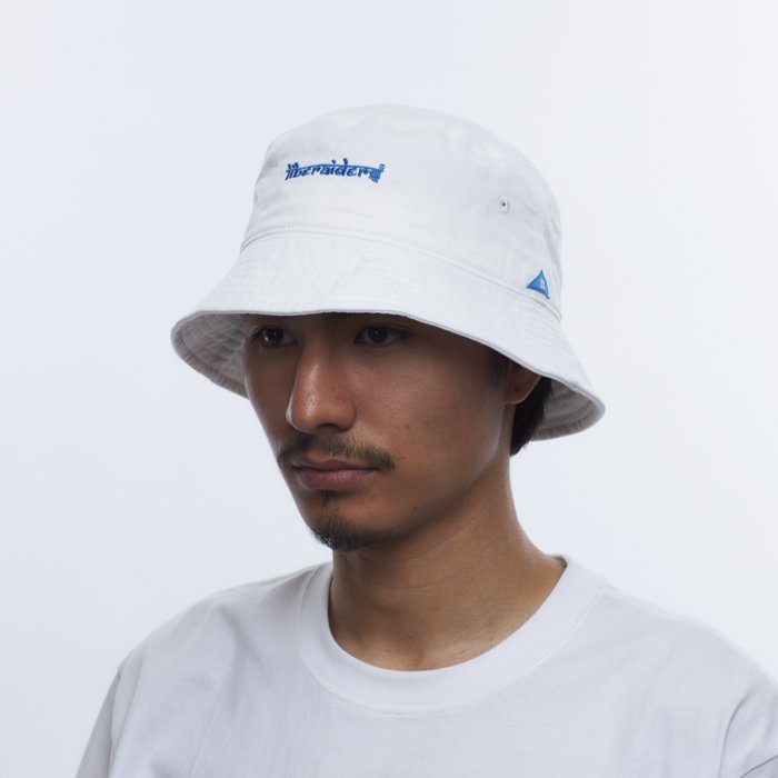 <img class='new_mark_img1' src='https://img.shop-pro.jp/img/new/icons1.gif' style='border:none;display:inline;margin:0px;padding:0px;width:auto;' />Liberaiders LR LOGO BUCKET HAT (White)