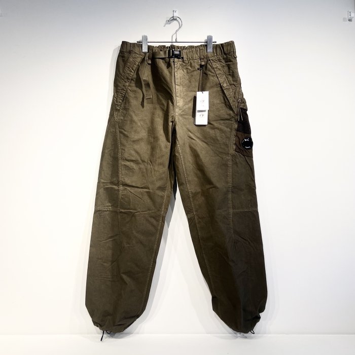<img class='new_mark_img1' src='https://img.shop-pro.jp/img/new/icons47.gif' style='border:none;display:inline;margin:0px;padding:0px;width:auto;' />C.P.COMPANY BA-TIC LOOSE UTILITY PANTS (Butternut-Brown)