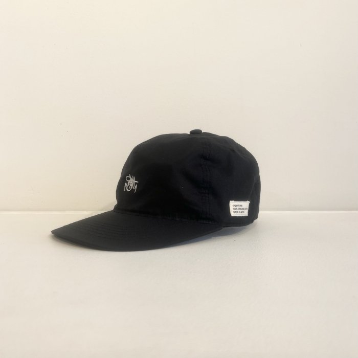 <img class='new_mark_img1' src='https://img.shop-pro.jp/img/new/icons55.gif' style='border:none;display:inline;margin:0px;padding:0px;width:auto;' />AGIT ORGANIC COTTON COLOURED TWILL 5-PANEL CAP (Black)