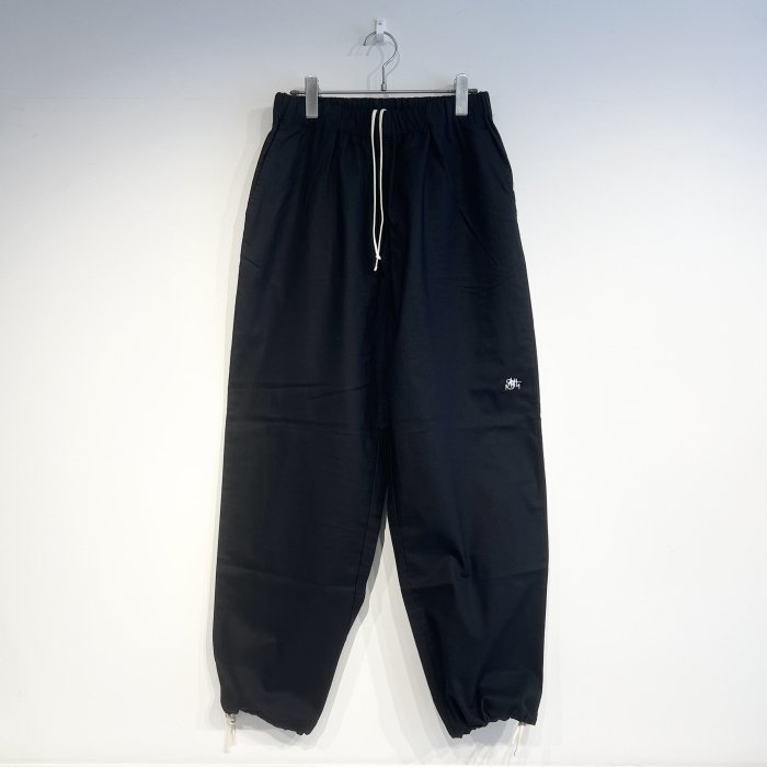 <img class='new_mark_img1' src='https://img.shop-pro.jp/img/new/icons47.gif' style='border:none;display:inline;margin:0px;padding:0px;width:auto;' />AGIT ORGANIC COTTON COLOURED EASY PANTS  (Black)