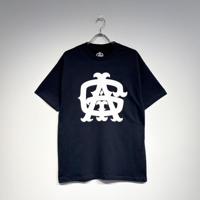 <img class='new_mark_img1' src='https://img.shop-pro.jp/img/new/icons1.gif' style='border:none;display:inline;margin:0px;padding:0px;width:auto;' />AGIT B.B LOGO TEE (Navy/white)