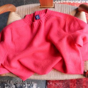 <img class='new_mark_img1' src='https://img.shop-pro.jp/img/new/icons12.gif' style='border:none;display:inline;margin:0px;padding:0px;width:auto;' />Cashmere sweater from Scotland