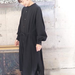 <img class='new_mark_img1' src='https://img.shop-pro.jp/img/new/icons12.gif' style='border:none;display:inline;margin:0px;padding:0px;width:auto;' />SMOCK FROCK+ （linen silk）
