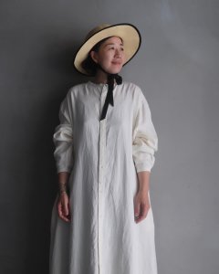 <img class='new_mark_img1' src='https://img.shop-pro.jp/img/new/icons63.gif' style='border:none;display:inline;margin:0px;padding:0px;width:auto;' />SMOCK FROCK+ linen silk