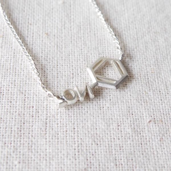 UNCLARUS' ニトロベンゼン（直付） ネックレス