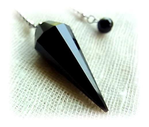 樹Rieは高波動のモリオン（黒水晶）原石と素適な手作りの