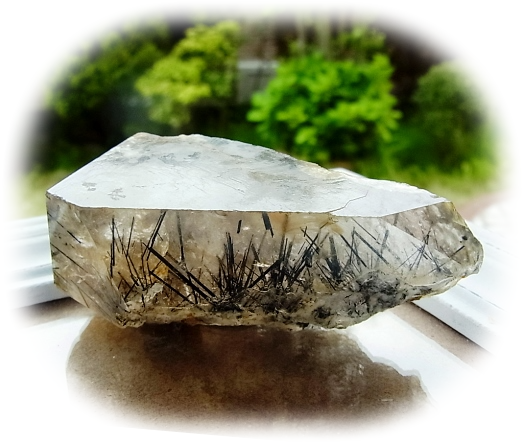 樹Ｒｉｅは高波動のザギマウンテンクォーツ原石と手作りのザギ